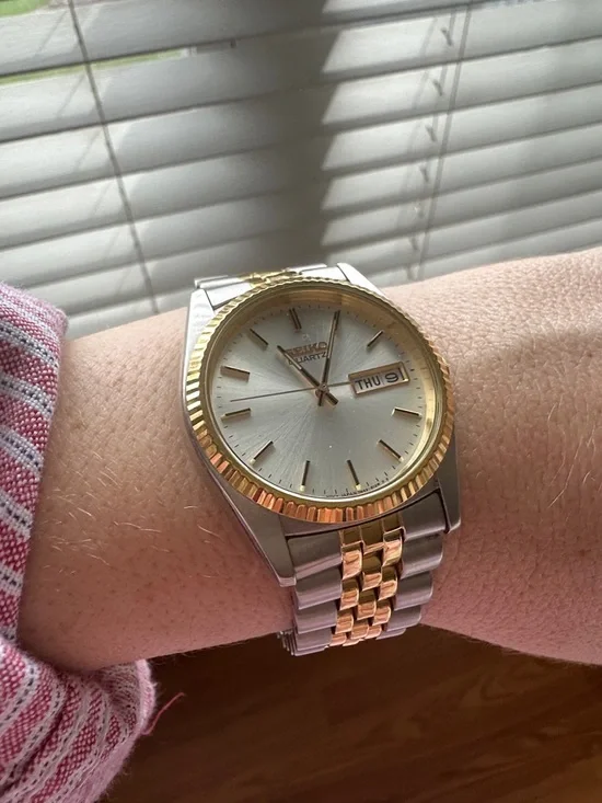 Seiko Two-Tone Silver Dial Watch with Gold Accents - Picture 3 of 5